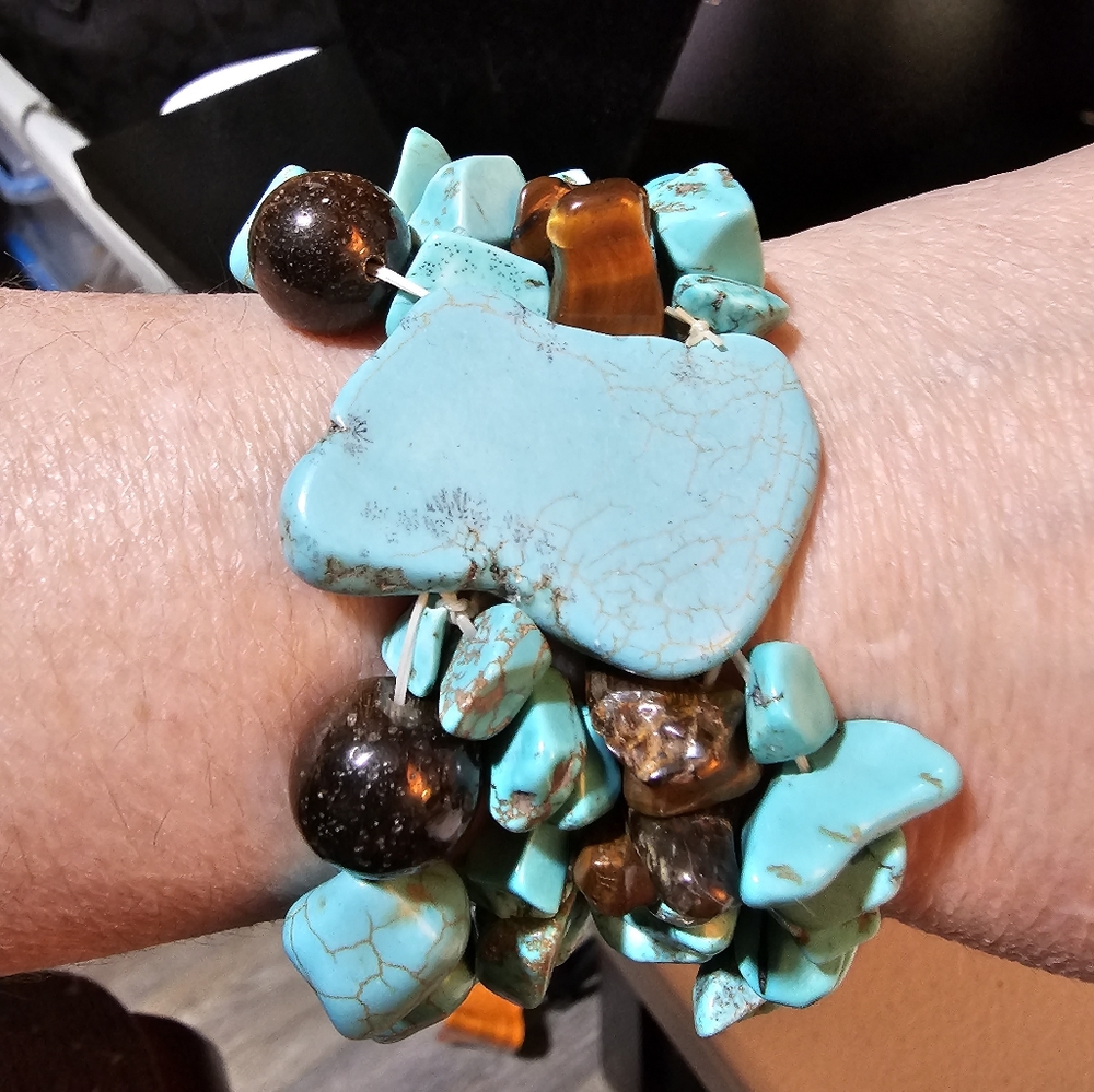 Bracelet costume jewelry